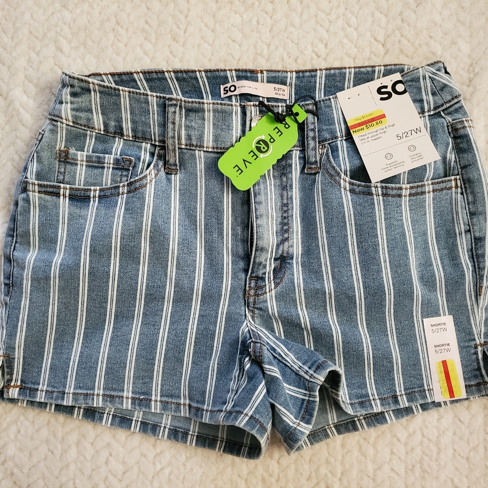💥 LAST CHANCE 💥 NWT SO Blue and White Striped Women Denim Shorts
